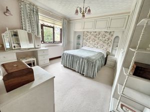 Bedroom- click for photo gallery